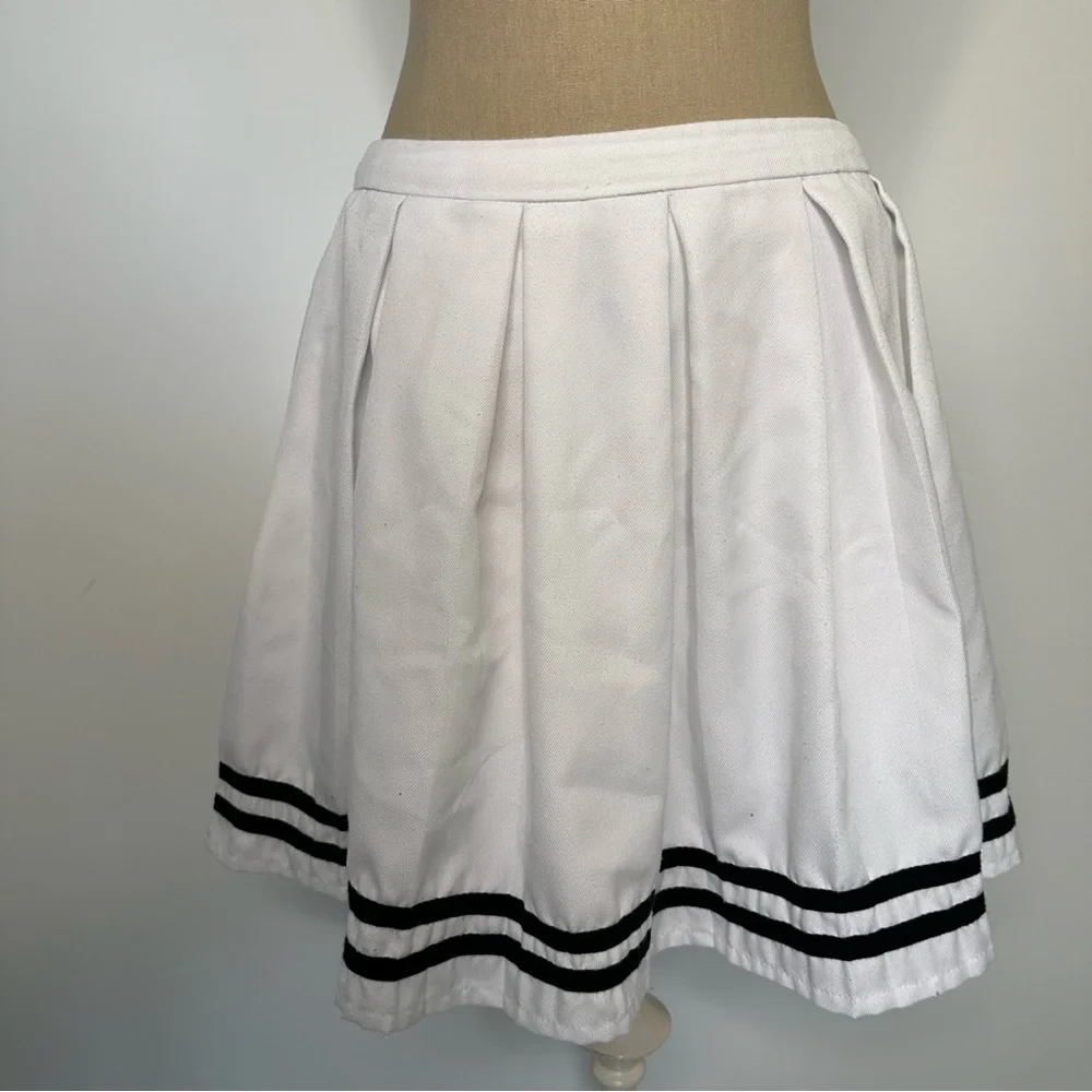 Hot topic white pleated skirt Large - Picture 16 of 16
